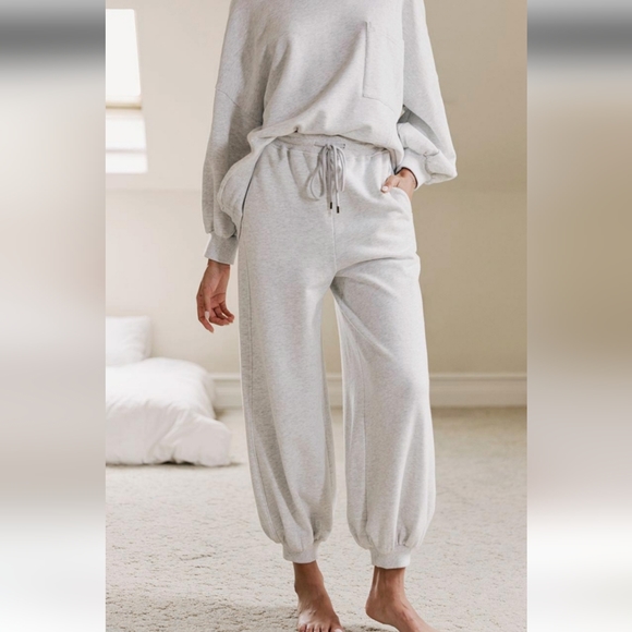 *Drawstring Hem Sweatshirt & Balloon Sweatpant Set (Cloud Grey) - NAP Loungwear - Picture 2 of 10